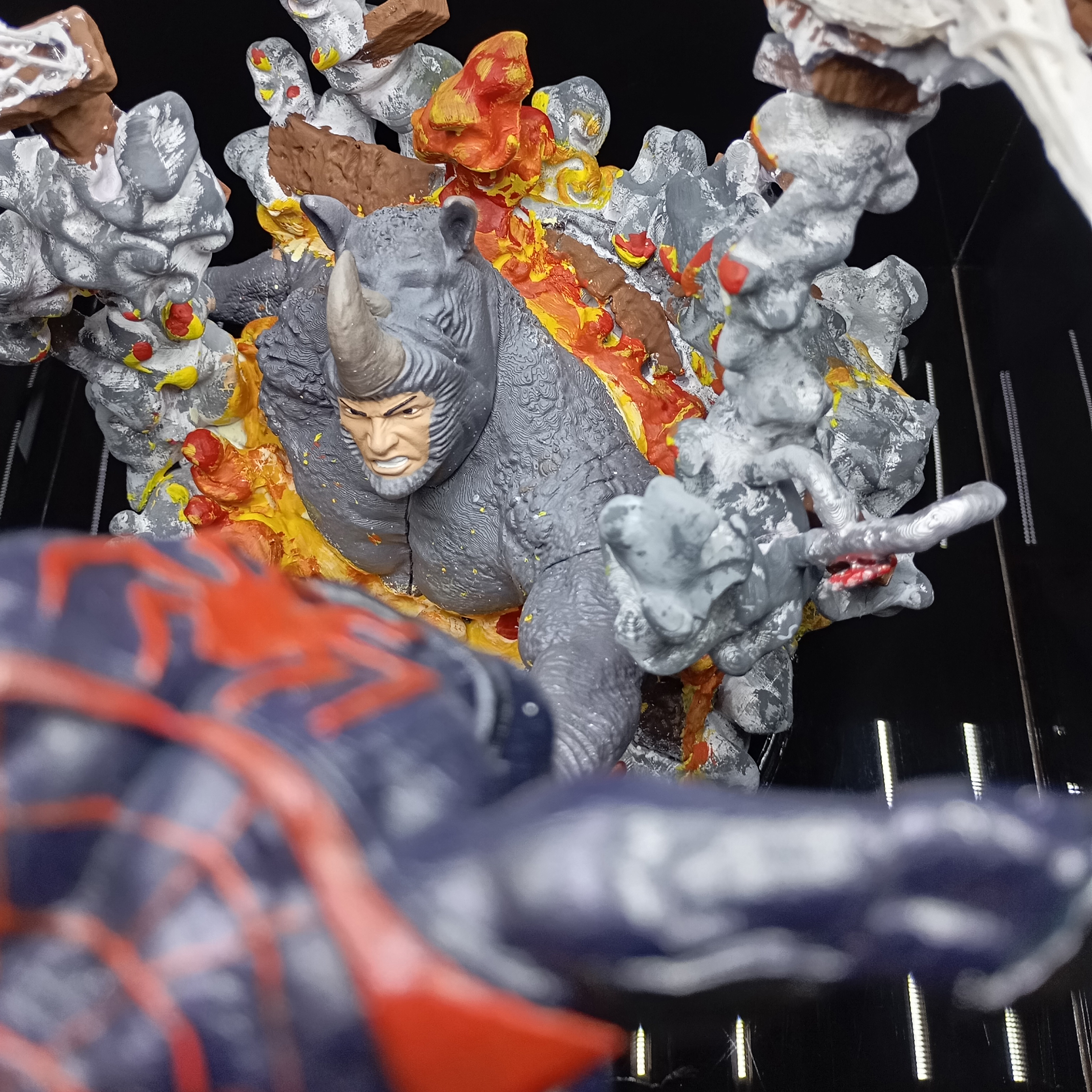 فیگور مدل اسپایدر من مایلز مورالز و راینو ارتفاع 53 سانتی متر